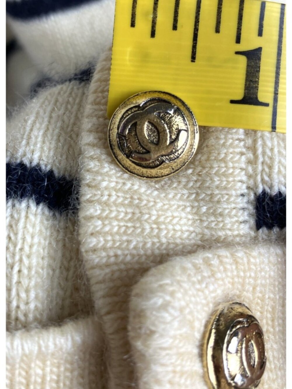 S M Vintage Chanel Cream & Black Breton Stripe Cashmere Cardigan Logo Buttons - Picture 8 of 8